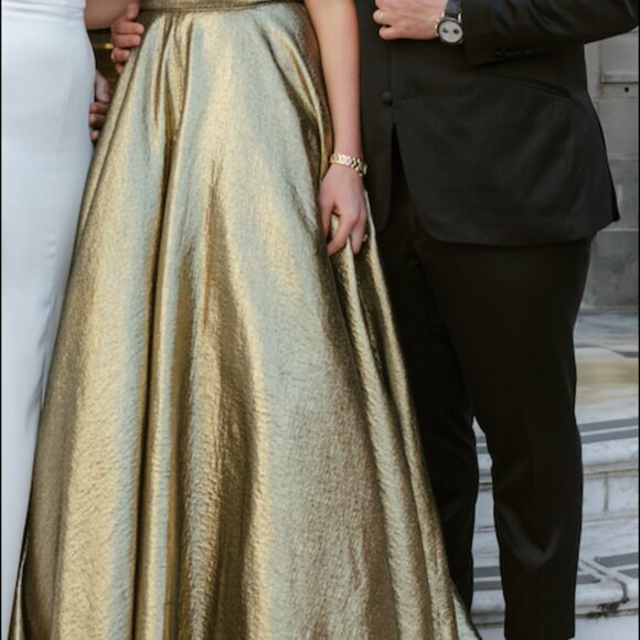 Mac Duggal Gold Off The Shoulder Metallic Ballgown Dress - Picture 3 of 13